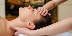 Μασάζ προσώπου με πέτρες: Η Τέχνη της Θεραπείας-Massagepoint