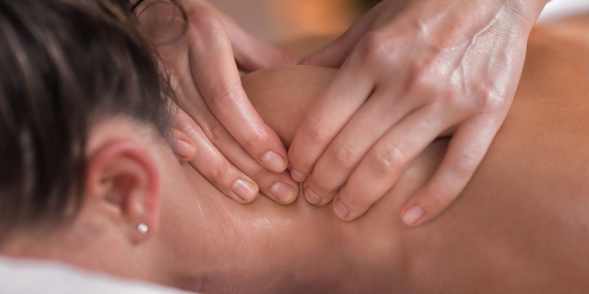 Massage Techniques for the Neck: The Methods for Relief-Massagepoint